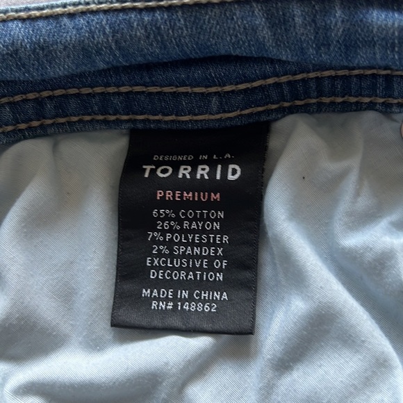 Torrid Luxe skinny jeans, light wash, 16R - Picture 4 of 4